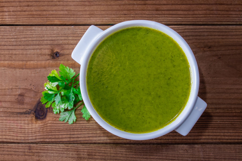 Green protein rich vegetable soup
